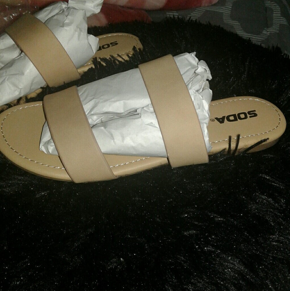 Soda sandals